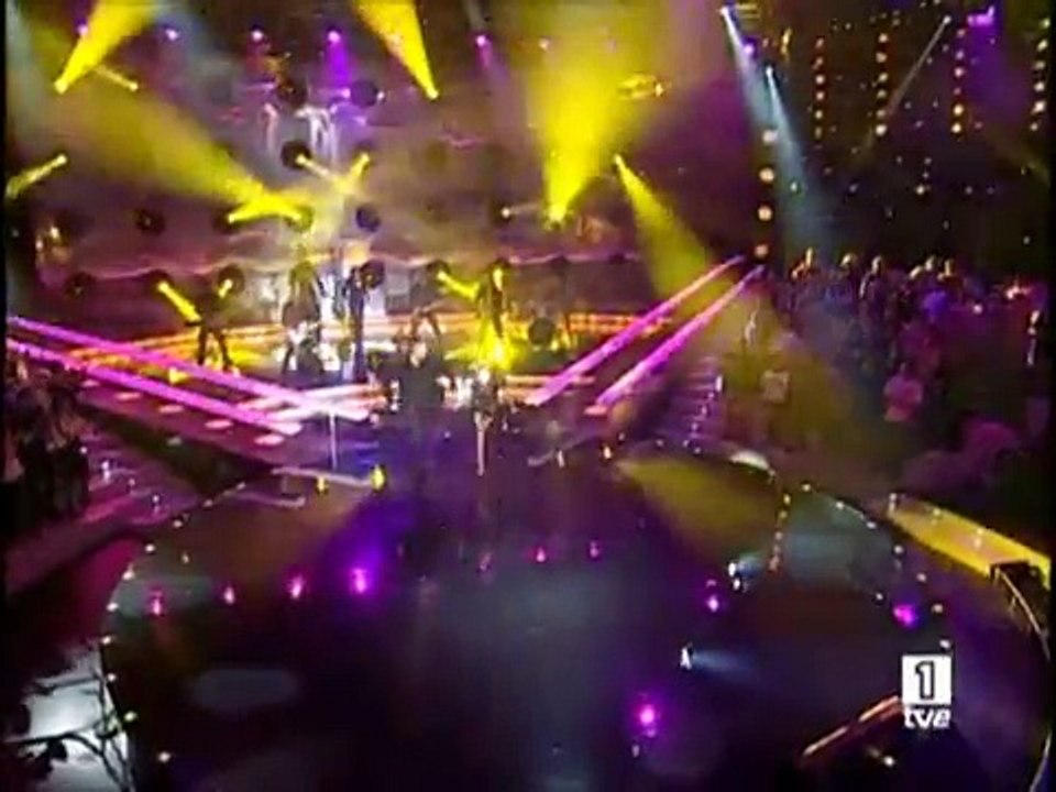 Miguel Bosé & Paulina Rubio ~ Nena (Especial Papito tve 2007)
