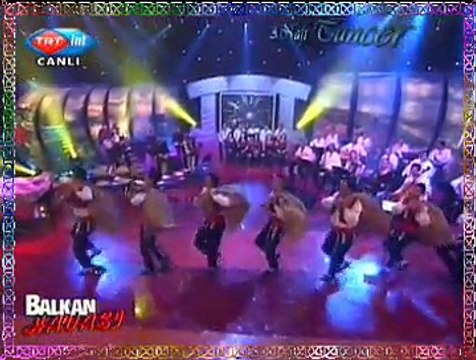 SUYUN ÜSTÜNDE HALK DANS GRUBU *Rumeli Yöresi Oyunları* (1)