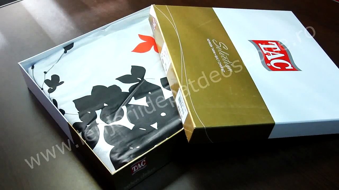 Lenjerii de pat - Lenjerie pat Tac Santa Rosu