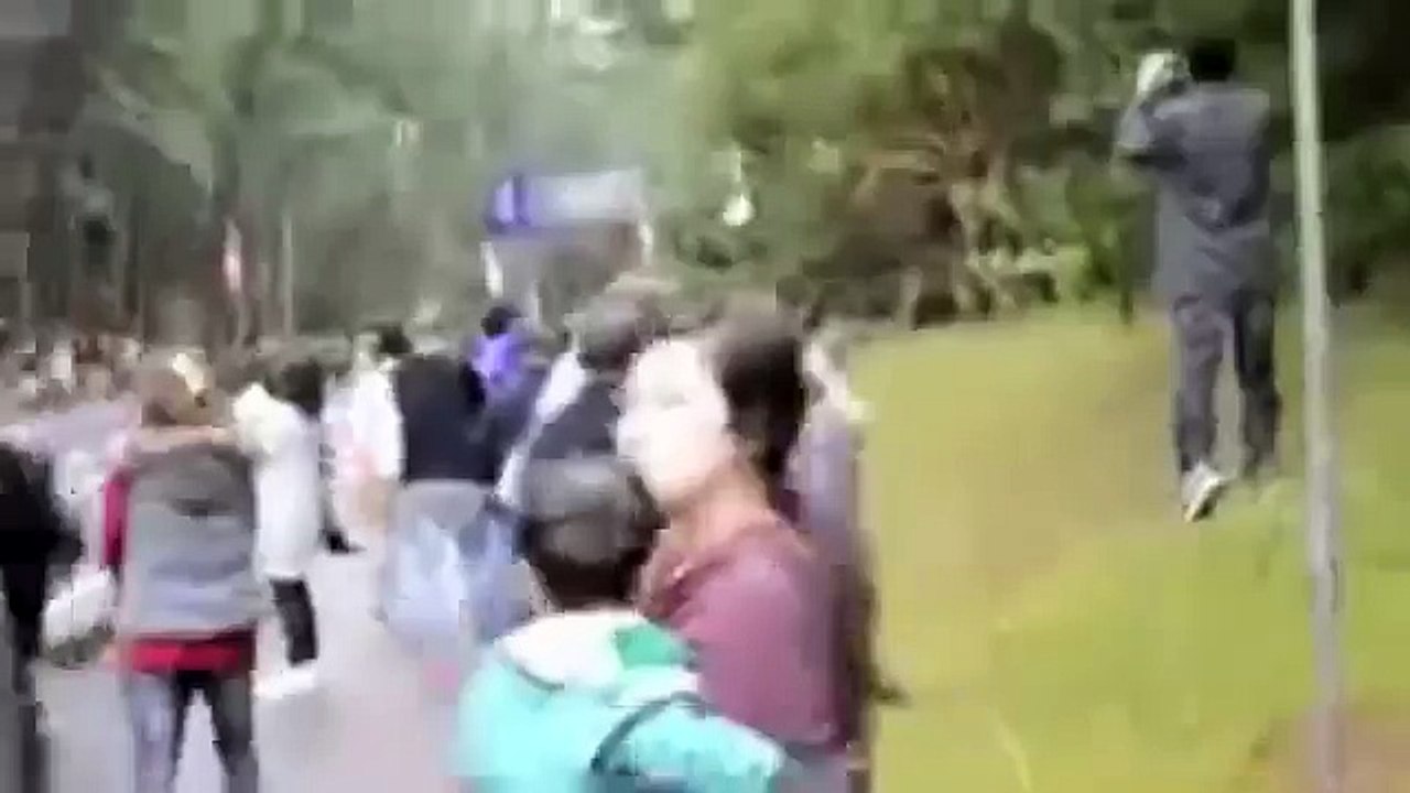 恐ろしいスーパーカー事故：子供を轢いた瞬間