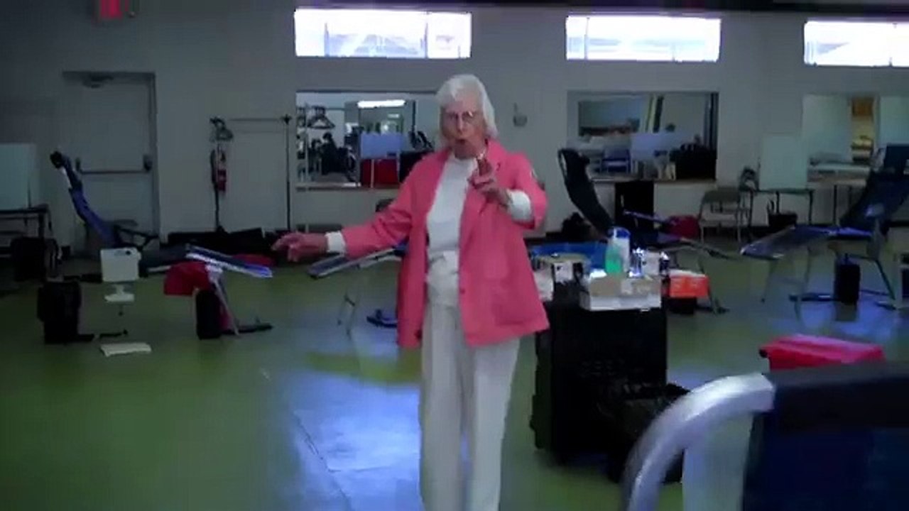 Le salto arrière de cette vieille de 90 ans a bluffé tout le monde