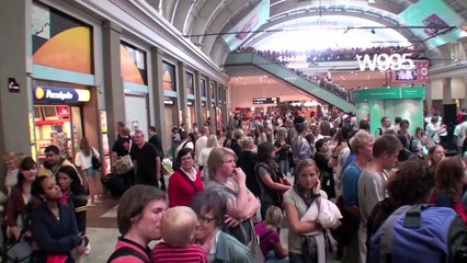 Michael Jackon Beat It: flash mob @ Centralstationen, Stockholm