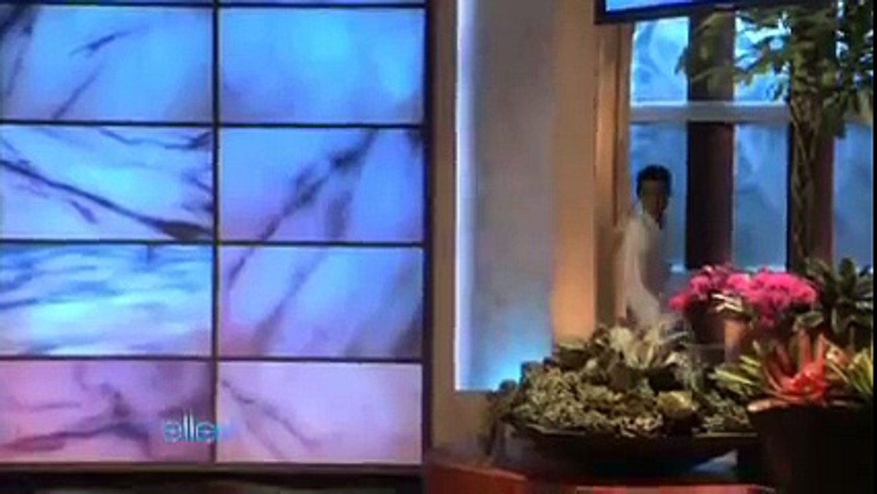Mario Lopez Gets Dunked -- Shirtless!