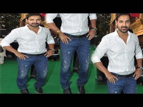 HULK John Abraham Graces Mana Shetty's Store Opening!