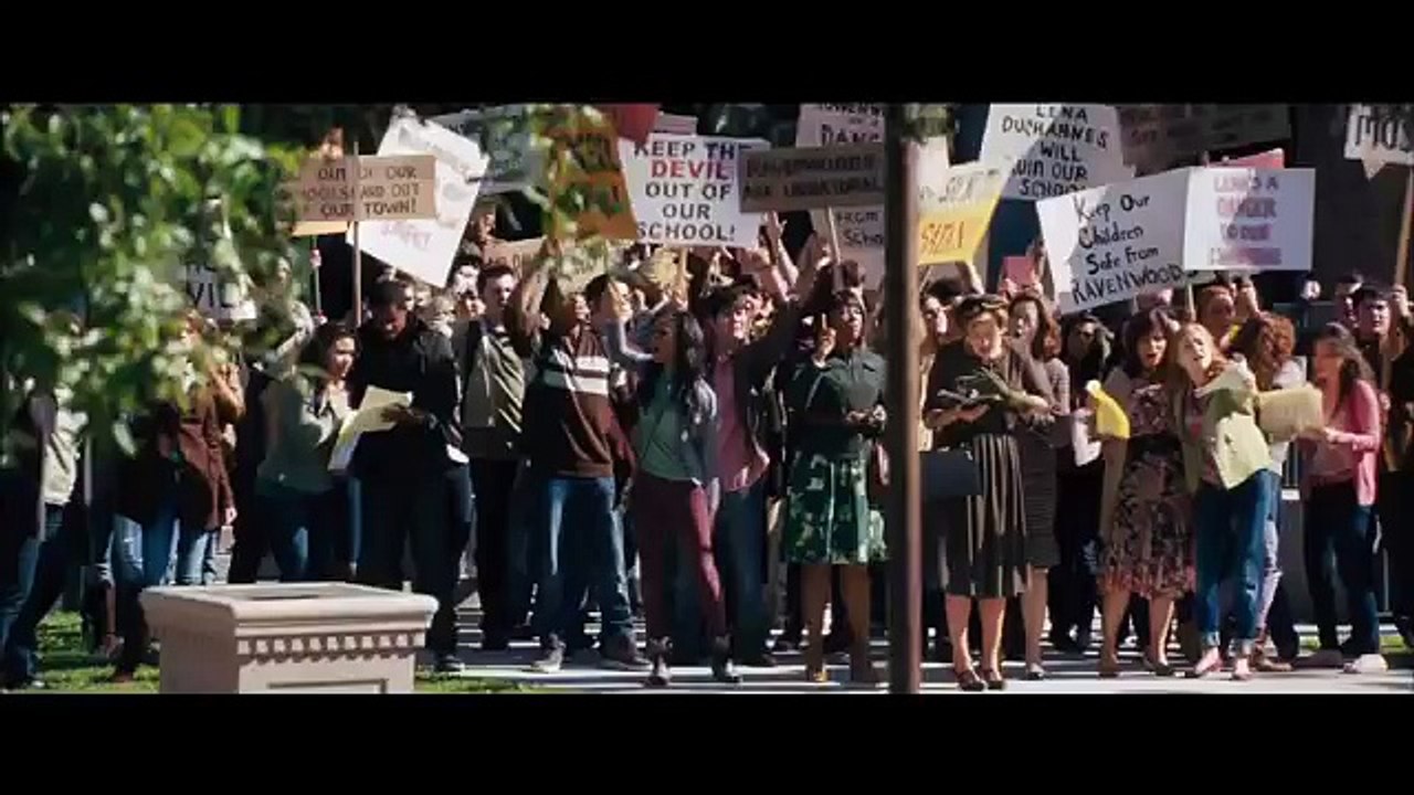'Beautiful Creatures' Trailer 2