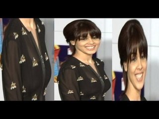 Genelia D'souza Looks bUSTY  in Long Gown at Zee Cine Award's Red Carpet