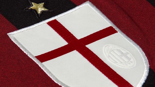 Le Milan AC présente son nouveau maillot domicile !