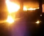 فيديو حريق حافلة تابعة لشركة نقل العمال بالقليعة...