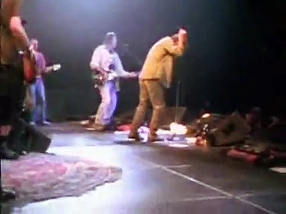 Neil Young & Pearl Jam - All Along the Watchtower - Pro Shot