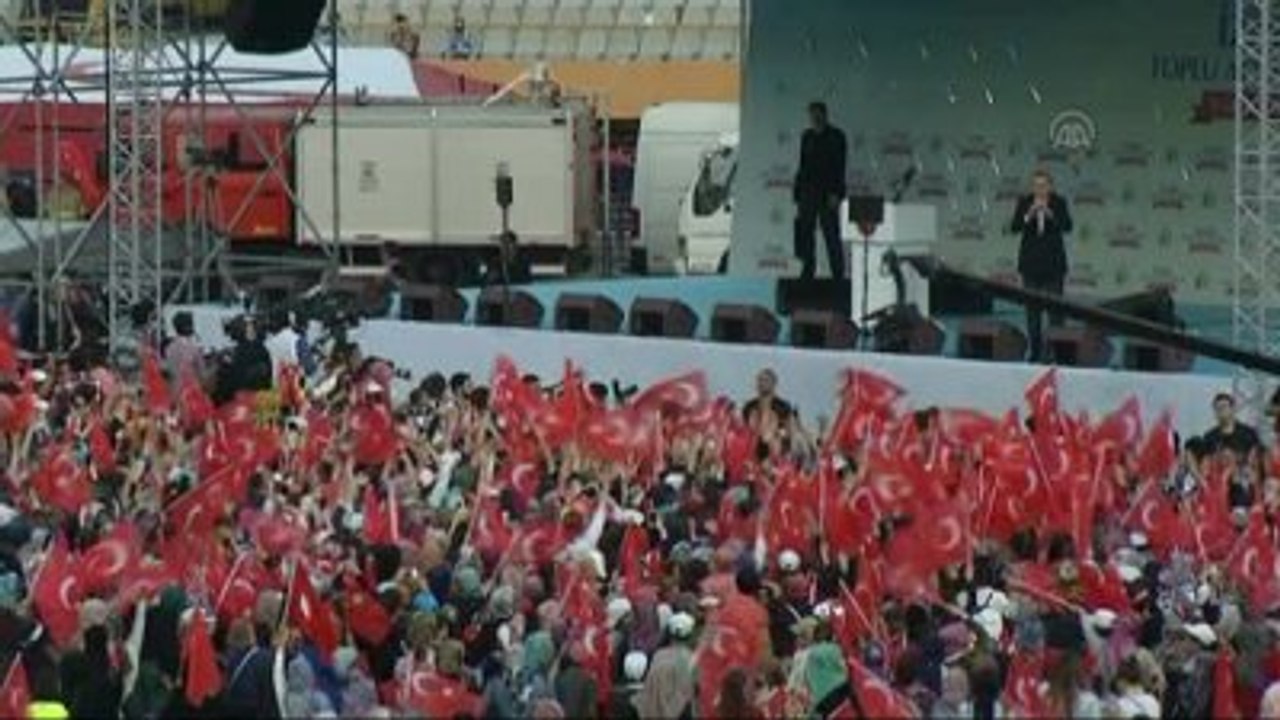 Erdoğan: "Benim Diyanet İşleri Başkanlığımın Hazırlamış Olduğu Kur'an Mealinden Niye Rahatsız...