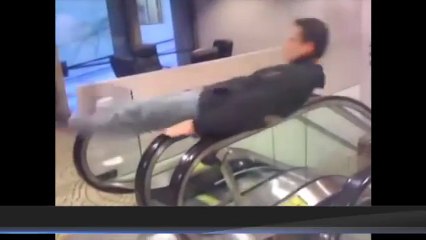 Yürüyen merdivende hareket yapınca olanlar oldu!