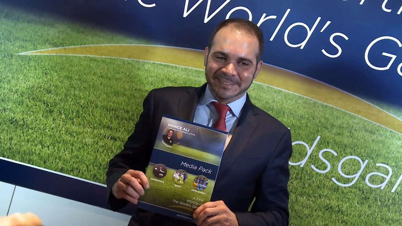 FIFA: Figo über Blatter: 'Es ist komisch'