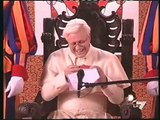 Satira Sul Papa Ratzinger (dopo un anno di pontificato) - Maurizio Crozza