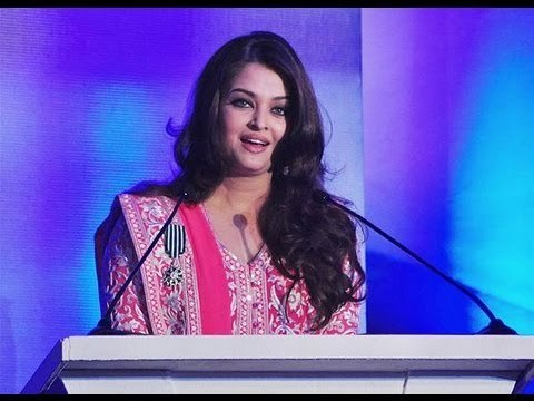 Aishwarya Rai Bachchan MILLION DOLLAR SMILE on Recieving French Honour