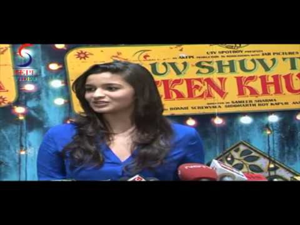 HOTTIE !! Alia Bhatt SPOTTED At "Luv Shuv Tey Chicken Khurana" Special Screening
