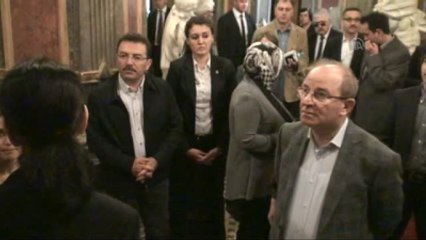 İçişleri Bakanı Öztürk, Peleş Kraliyet Müzesi'ni Ziyaret Etti