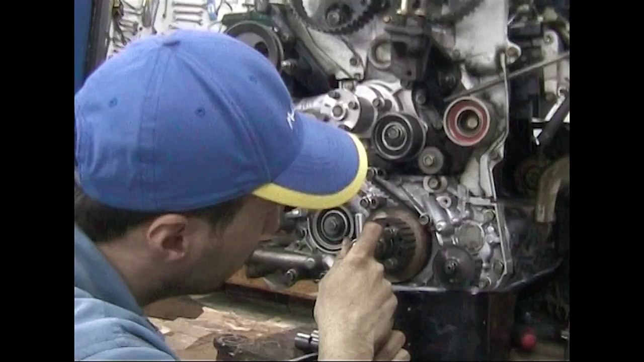 MITSUBISHI 1.6 DOHC 115HP CHANGE TIMING BELT