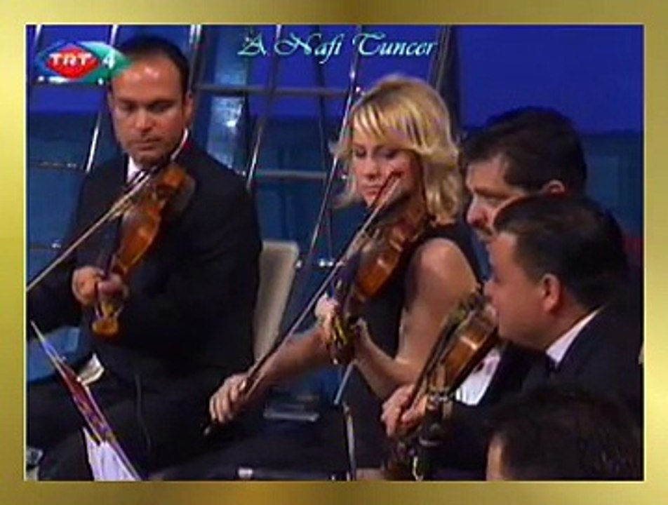 Canan SEZGİN GEYLAN (Keman) *Hüzzâm Taksim*