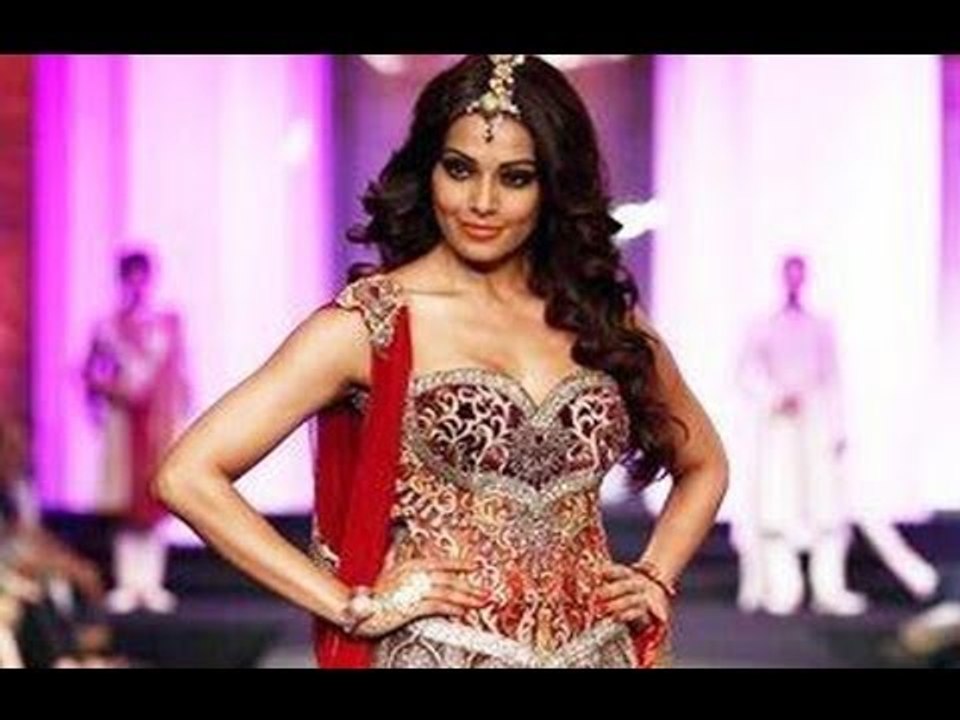 SIZZLING Bipasha Basu - The Modern Indian Bride