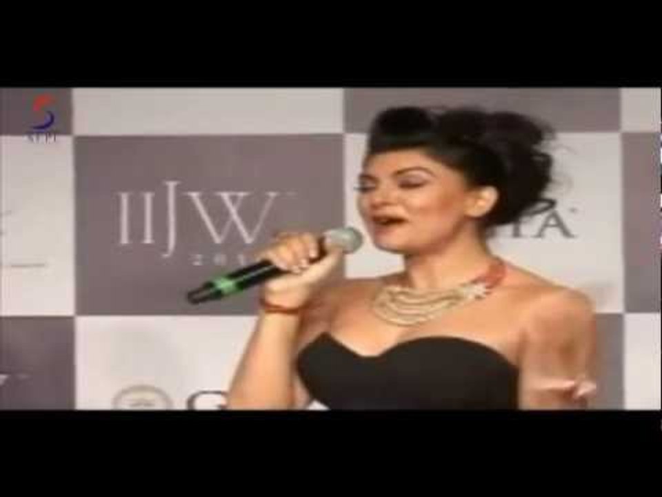 GLAMOUR Actresses - BIPASHA BASU, MALAIKA ARORA & SUSHMITA SEN ON RAMP AT IIJW 2012