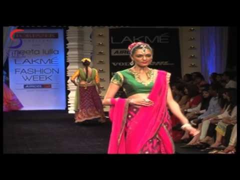 Hot Models Displaying Their Collection in LFW-2012