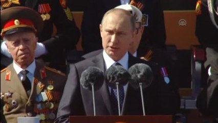 Kızıl Meydan'da Askeri Geçit Töreni