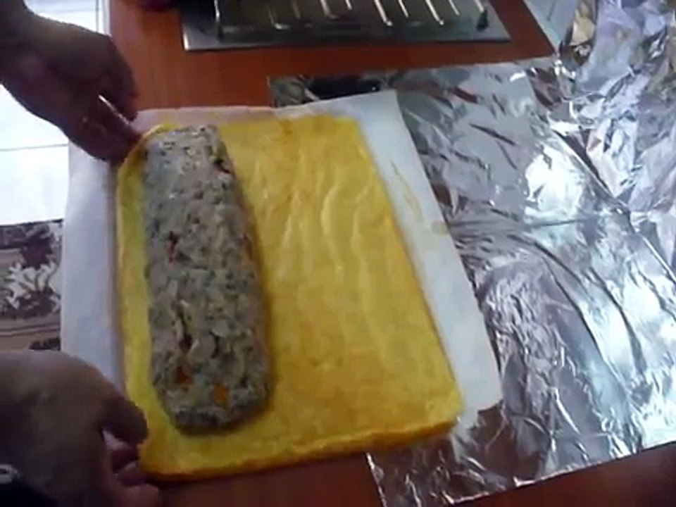 bucatarul gelu rulada din piept de pui invelita in cascaval pasul 3