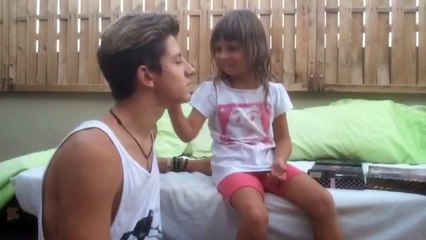 MI HERMANA ME MAQUILLA!