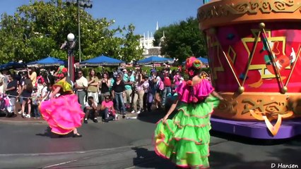 ♥♥ Mickey's Soundsational Parade at Disneyland (in HD)