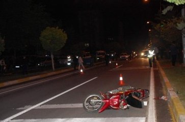 Motosiklet Ağacı Parçalayıp Geçti: 1 Ölü