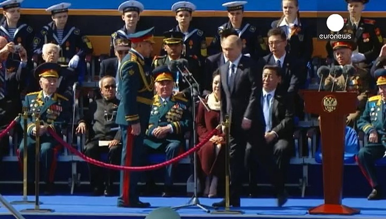 Pompöses Feuerwerk beendet Weltkriegsgedenken in Moskau