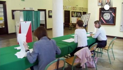 Polonya'da halk cumhurbaşkanlığı seçimi için sandık başında