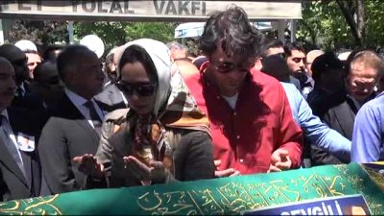 Zeki Alasya Son Yolculuğuna Uğurlandı