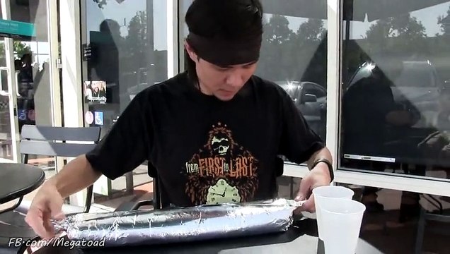 Qui peut battre de ce type qui mange un burrito de 2 kilos en 2 minutes ???