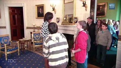 Michelle Obama Surprises White House Tour (Timelapse)
