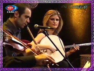 Gönül YAZAR *Ağlar Gezerim Sâhili Sanki Benimlesin*