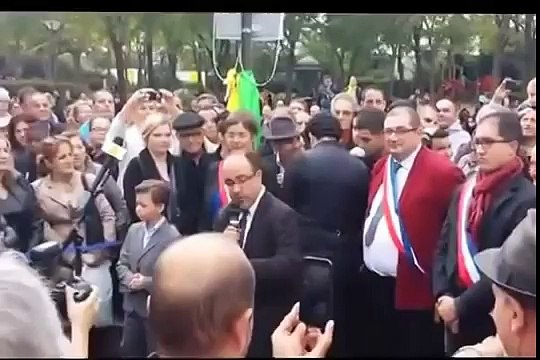 Inauguration de la place Slimane Azem à Paris, discours de Brahim SACI de IDIR et de la famille AZEM