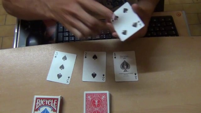 Magie : 9eme numéro : Les 4 cartes magique avec explications