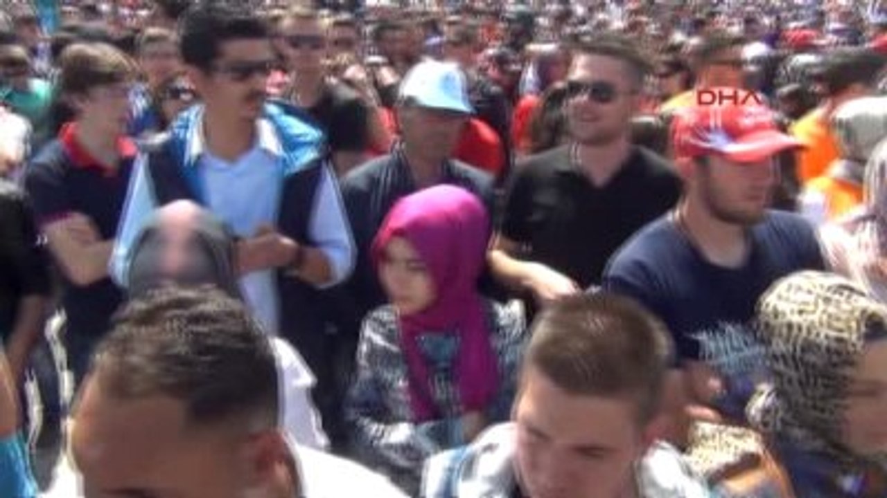 Türk Yıldızları, Türk Dil Bayramı'nda Nefes Kesti