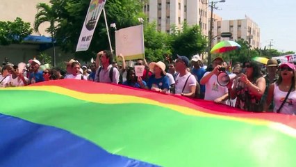 Des mariages homosexuels symboliques organisés à Cuba
