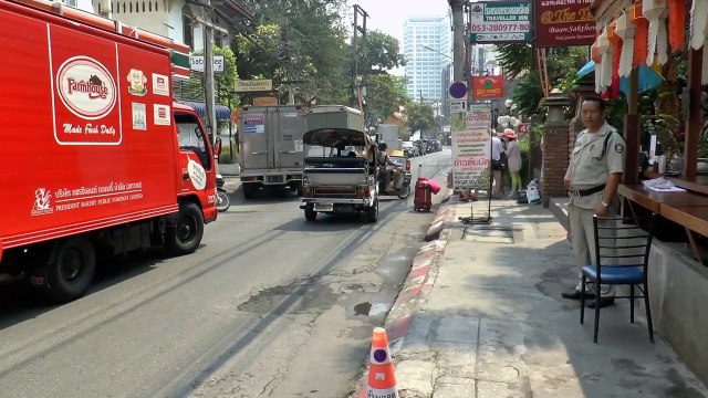 Chinese Tourists behaving badly in Thailand