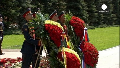 Angela Merkel rencontre Vladimir Poutine à Moscou pour relancer un processus de paix très précaire en Ukraine