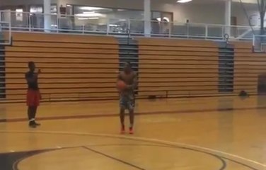 L'énorme enchaînement tir à trois points  windmill de Donovan Mitchell