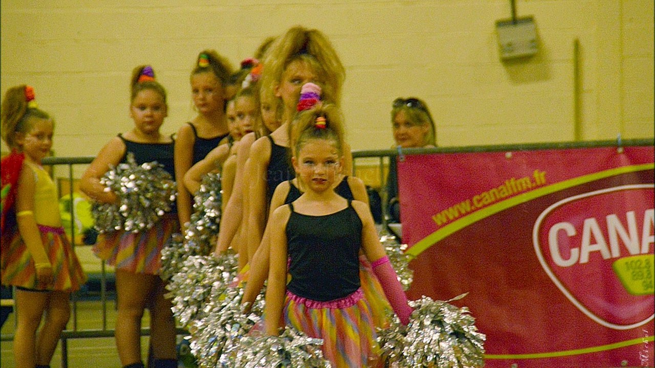 festival majorettes de Neuf Mesnil a Avesnes le 09.05.2015