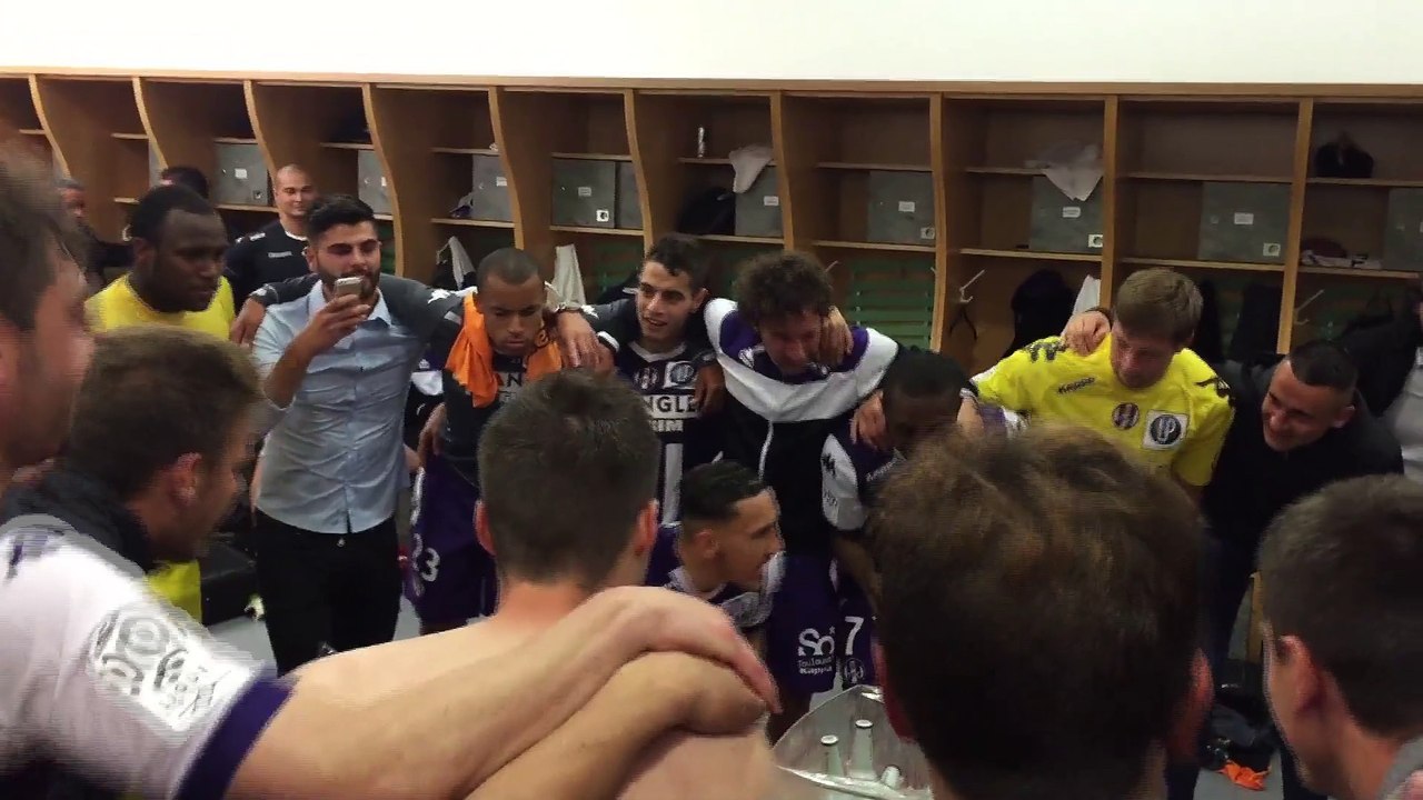 La joie des Toulousains dans le vestiaire après TFC/Lille