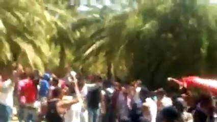 شاهد لحظة بلحظة اقتحام المواطنين مركزالفواروحرقه