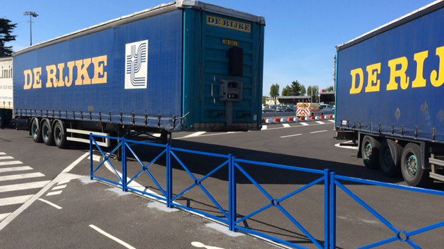 Le port d'Ouistreham bloqué par les dockers