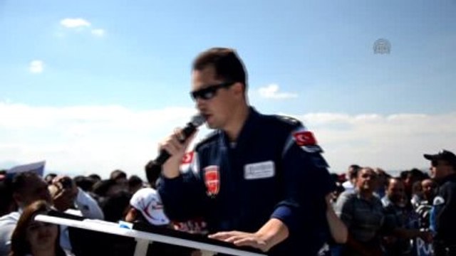 Türk Yıldızları Karaman Semalarında Gösteri Yaptı