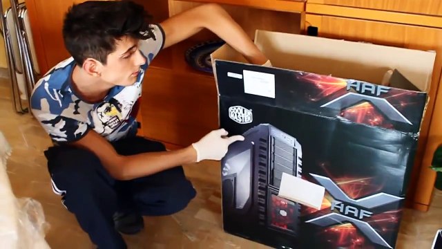 SUPERCOMPUTER: intel i7 980x (extreme) - Gigabyte UD9 - 12 Gb RAM - Quadro 4000 - SSD Vertex2