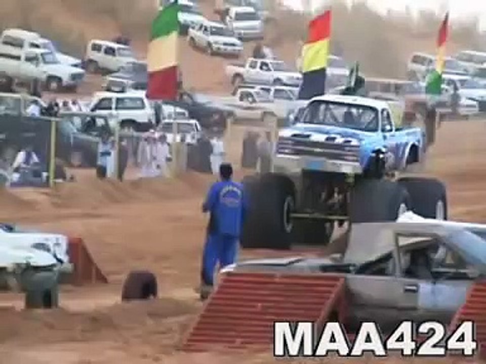 استعراض السيارات الوحشية في عنيزة